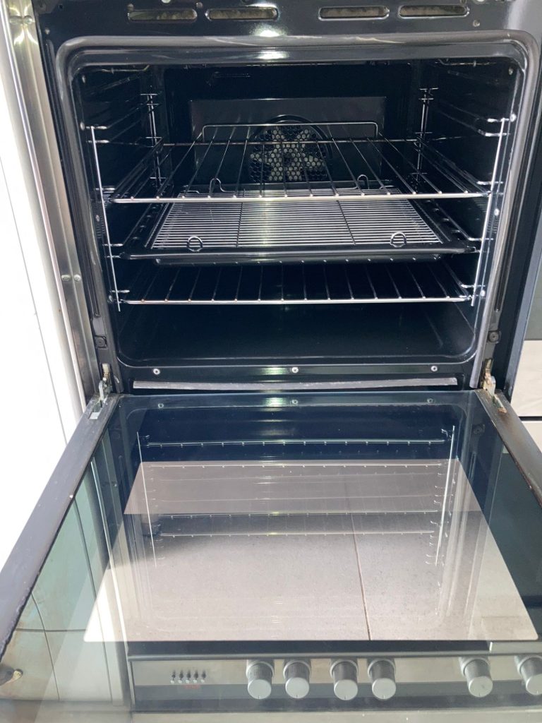Main oven of Fisher & Paykel Range after