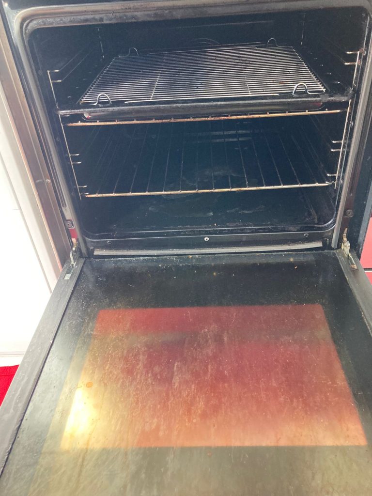 Main oven of Fisher & Paykel Range before